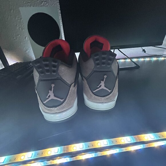 JORDAN 4 TAUPE HAZESIZE 9REALDMUSED
